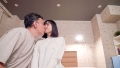 SNSで知り合った童貞くんを経験豊富な美人奥様が誘惑筆下ろし 花音うらら 画像1