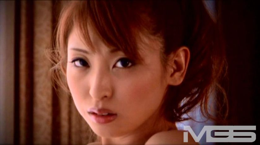 もしも秋山祥子が目の前で全裸になって、巨乳をプルプルさせながら働いてたら・・・_5