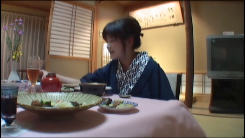 決定的動画 温泉旅行中のカップルがヤリ目的で露天風呂に入って発情する瞬間を見逃さない！！_19