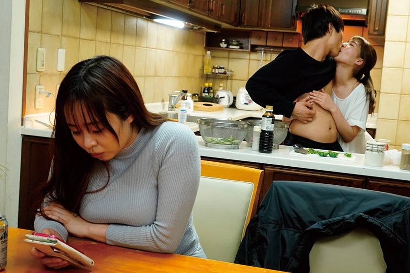 今夜お姉ちゃんが帰ってくるまでずっーと乳首いじっててあげる 東條なつ_12