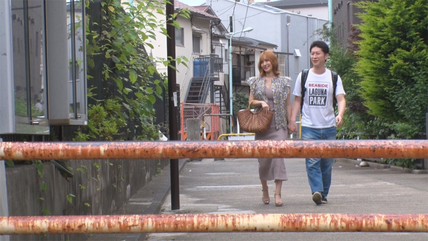 のぞき盗撮 向かい部屋の人妻の不倫_12