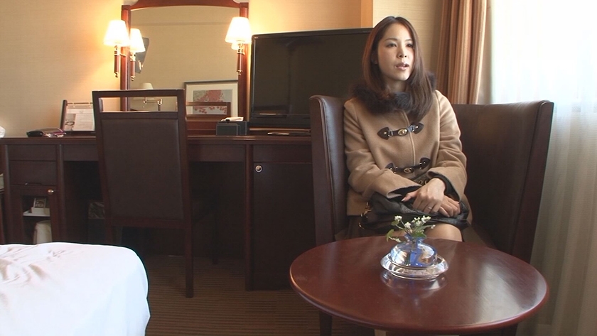 密会で欲求を満たす人妻 100人 8時間DX_14