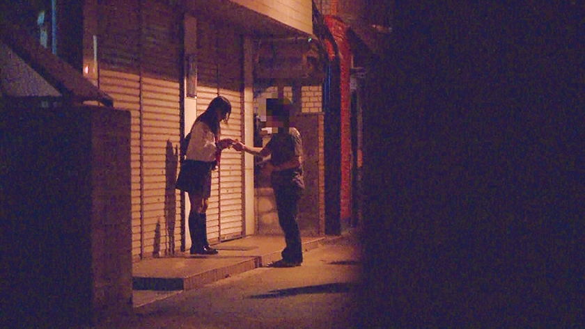 「まさか本当にヤレるとは…」口コミを信じ潜入取材！ 怪しくエロい裏風俗の実態 2 18人 4時間_9