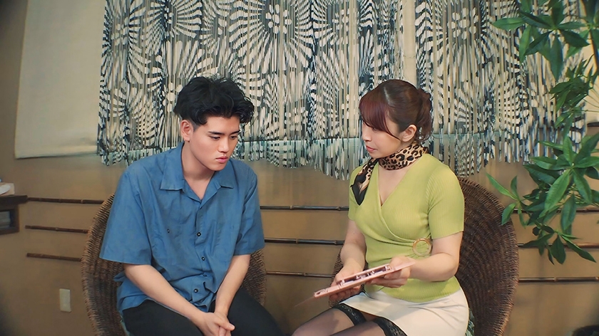 熟女エステ4名 熟女セラピストによるスペシャルマッサージに悶絶必至！！お店には内緒！？～ネットで話題のメンズエステサロン～ 画像1