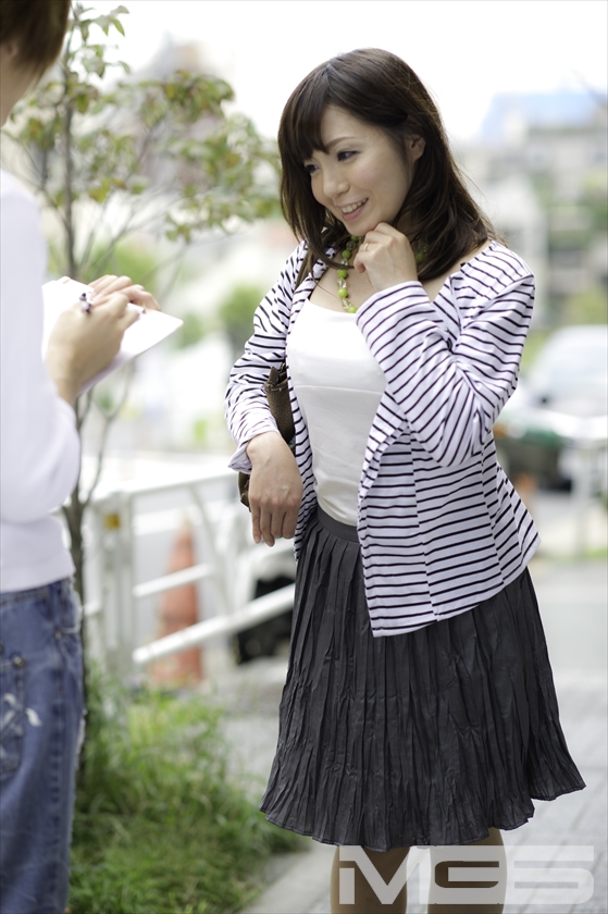 一流のおば様ナンパ セレブ美熟女中出しJAPAN 3_11