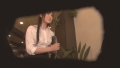 ターゲットはTVでお洒落な街の美人店員さんとして紹介されネットで可愛いと評判になった女の子。カフェの看板娘のウブなセックスを撮影して勝手にAV発売しちゃいました!サンプル画像2