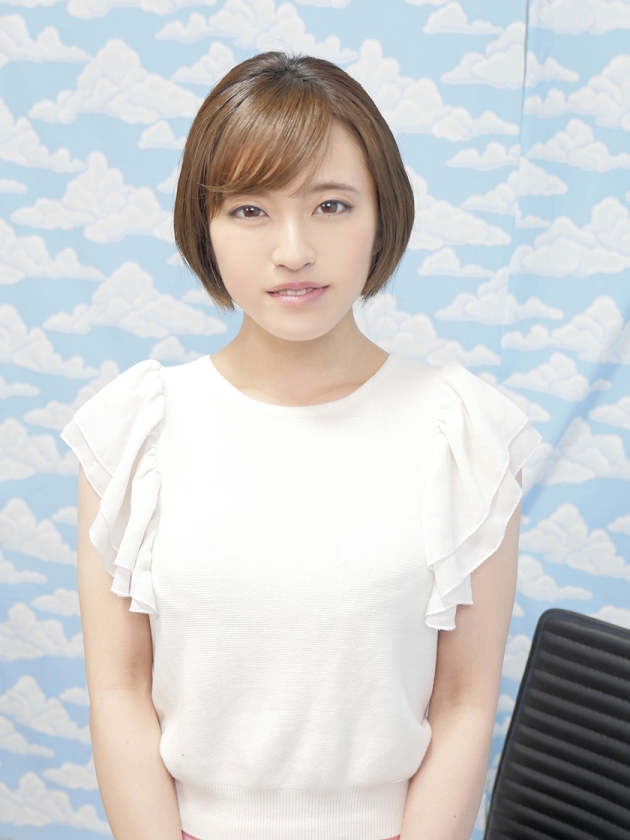 新宿で見つけた心優しい働くお姉さん 童貞くんのオナニーのお手伝いのつもりがセックス練習ってことで素股していてヌルっと入って筆おろし!? 佐久間恵美 画像1
