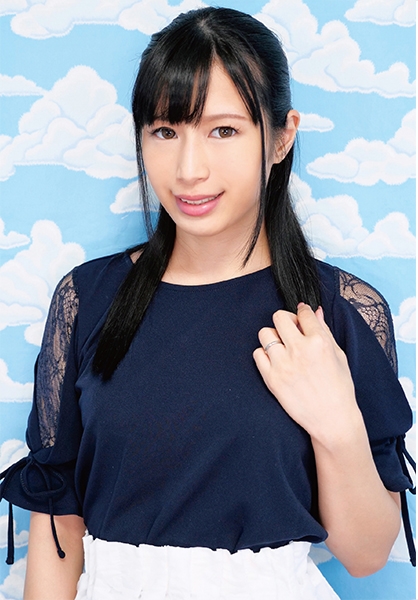 新宿で見つけた心優しい巨乳の人妻さん 童貞くんのオナニーのお手伝いのつもりがセックス練習ってことで素股していてヌルっと入って筆おろし！？ 中条カノン