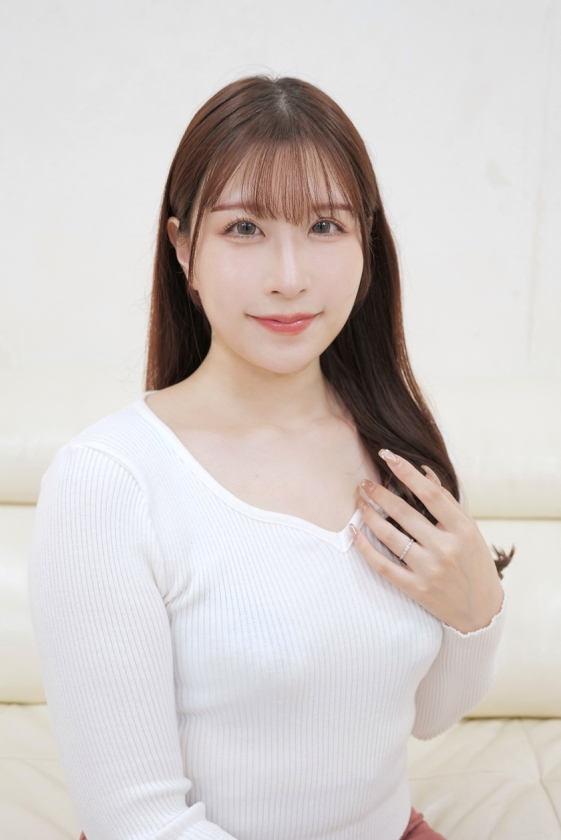 素人奥様ナンパ 童貞君の包茎チ○ポむいて洗ってあげてもらえませんか？ 久しぶりに見るギンギンチ○ポに発情！優しく筆おろしセックスしてくれました！ 斎木香住 画像1