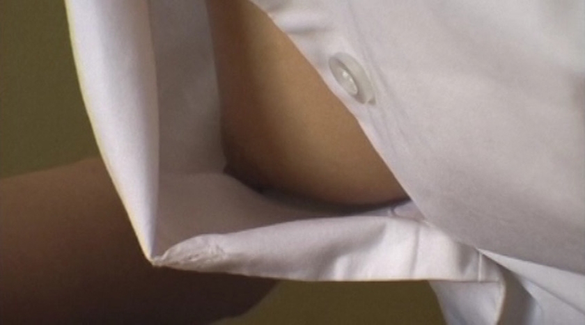 クールビズでスクブラ全開！乳首が見えている今どきJ○盗撮_2