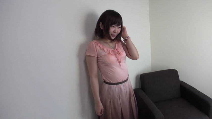 ちょっと地味な素人女子大生に声を掛けてモデル撮影と称してハメちゃいましたww 実はビッチな地味系女子大生 画像1