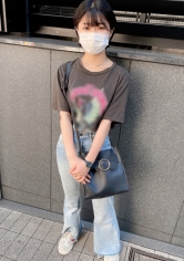 音楽系の専門生。P活女子とは思えない風貌の激レア短髪美少女…