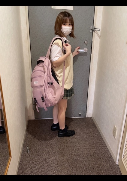 18時間着用【個人撮影】低身長でデカ乳デカ尻の赤パンツちゃん_茶髪の美少/女と割り切り