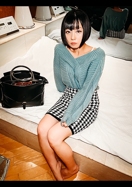 【流出】ぱっつん前髪の短髪美女とハメ撮り_照れ顔からイキ顔まで全て顔出し配信