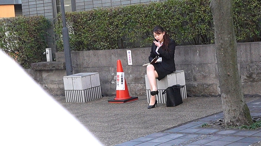 働くお姉さん インターネット配信番組のテイで出演交渉 中出しSEXまで持ち込むドキュメンタリー 不動産営業 ひまりさん(仮名) 画像1