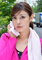 ランニングして火照った体の美女が貪り、入れてと言ってくれた!