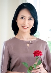 頭の中はセックスのことでいっぱい！年々増加する性欲が爆発寸前の五十路妻と身も心もトロける官能中出しSEX