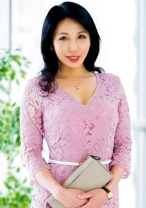 見目麗しいエレガントなド淫乱五十路妻と中出しセックス！