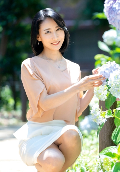50歳Eカップ美乳妻 生ハメしかしたくない！浮気棒を生挿入懇願！種付性交を求め腰をクネらせる淫乱妻