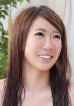 ジャブジャブ潮吹き娘のあやちゃんはハタチ。150センチに満たない身長とBカップの貧乳、誰もが驚くような超どすけべ特異体質♪ きらきらワイフ