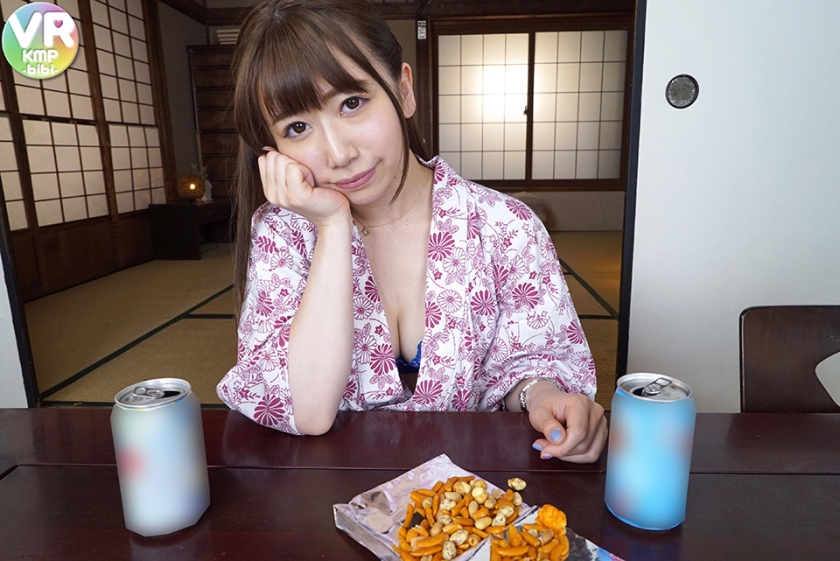 【VR】憧れの美人同期を夜這い!!社内でもモテまくりな同期と出張先でまさかの同部屋に!夜、ほろ酔いで眠りについた同期の寝顔を見たくなり、禁断のふすまを開けてみるとあらわになった純白の太ももと谷間が…そんなつもりじゃなかったのに気づくとその距離は縮まり…。 大浦真奈美4