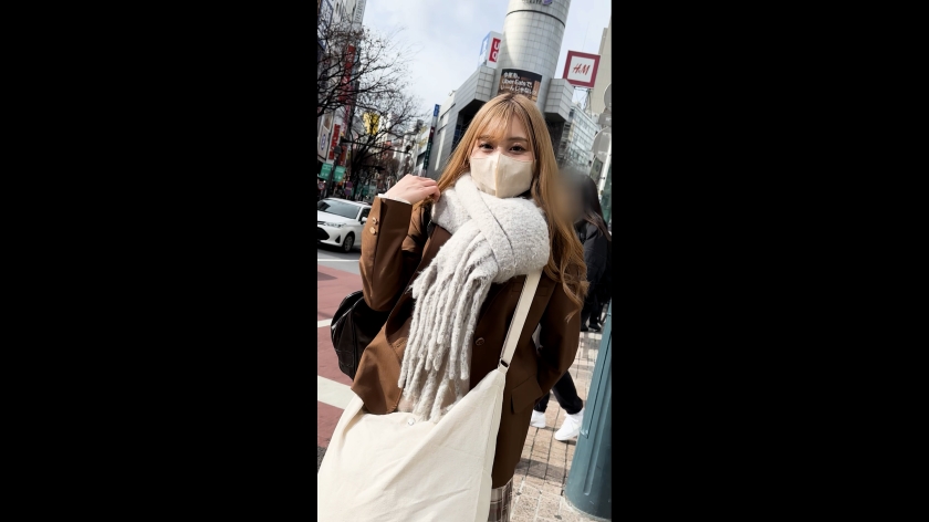 【326FCT-168】SNSで承認欲求を満たすエロギャル19歳! 制服コスプレの美少女へおパンツずらし挿入→コスプレドレスでおま○こ広げて生中出し!!の見所画像1