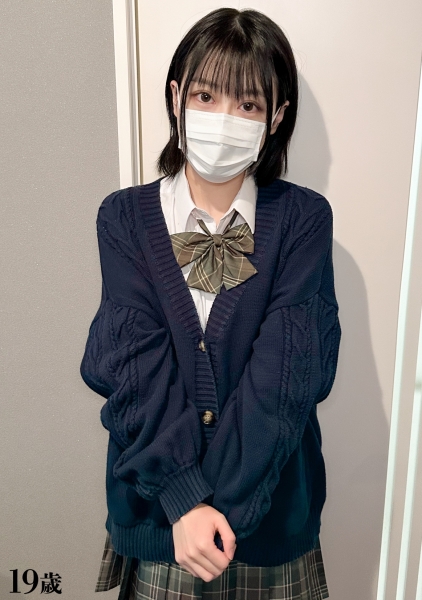小さなおっぱいの上に赤くパンパンに勃起した乳首…ショートボブでちょっとわんぱくな若い身体は至高過ぎましたww