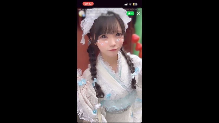 【レズ3P】親友同士の2人をレズらせてハメちゃいました。カースト上位の美少女のマ○コを交互に何度もガン突きして中出し。※仲睦まじいSNSの映像あり 画像1