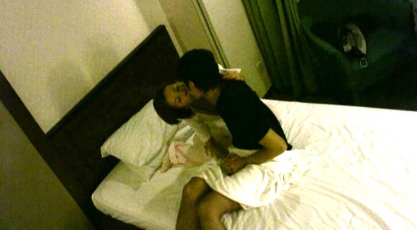 巨乳マッサージ師の柔らかくて大きな胸の感触に思わず勃起したら…・_15