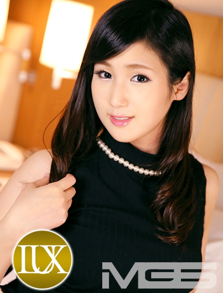 城島すみれ 30歳 美術教師