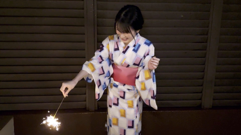 099NTK-895 【浴衣スレンダー美女いちゃハメ3発射の濃厚プレイ】【浴衣美女の熱烈即尺で花火より激しい口内に打ち上げ発射１発！】【ベッドで生ちん打ち上げ膣内発射でパイパン 潮吹き 野外 新作AV動画 レビュー 画像シーン02