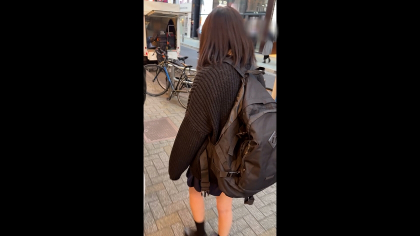 芋っぽさがまだ少し残る今話題のアイドル研究生。日々のレッスンから解放され都内デート後に彼氏と処女喪失!? 画像1