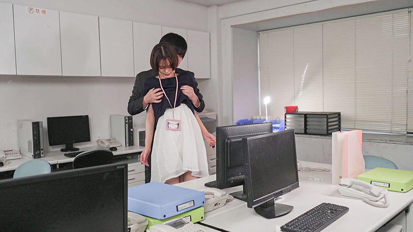 嫌いな同僚に弱みを握られ、好き放題され堕ちた美人OL 月乃ルナ 画像9
