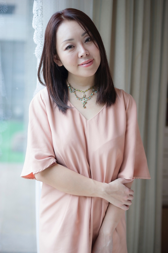 配信サイトで記録的な売上を叩き出してますっ！伝説の素人熟女神動画 浮気受精SEX36人 8時間スペシャル_2