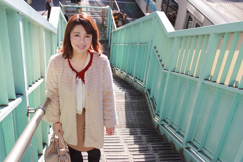 配信サイトで記録的な売上を叩き出してますっ！伝説の素人熟女神動画 浮気受精SEX36人 8時間スペシャル_7