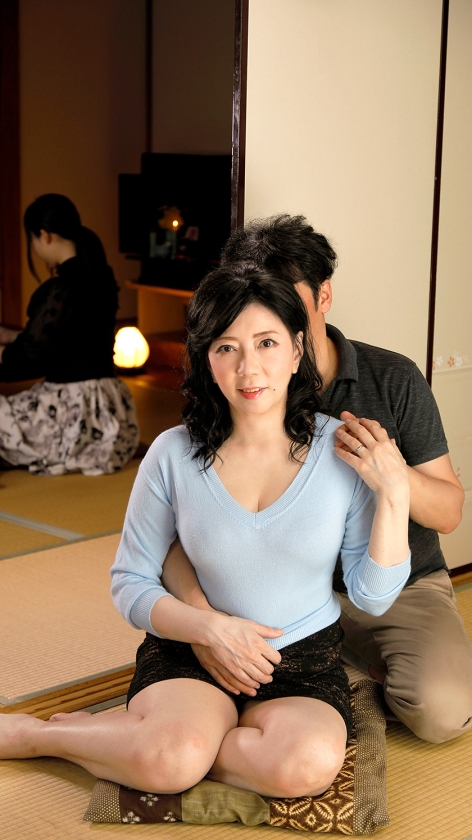 お義母さん・・・素敵です・・・あんな小娘よりも私の方が良いでしょ？美しき義母の色香に惑わされ禁断の愛を受け入れてしまった母 12人4時間4 画像7