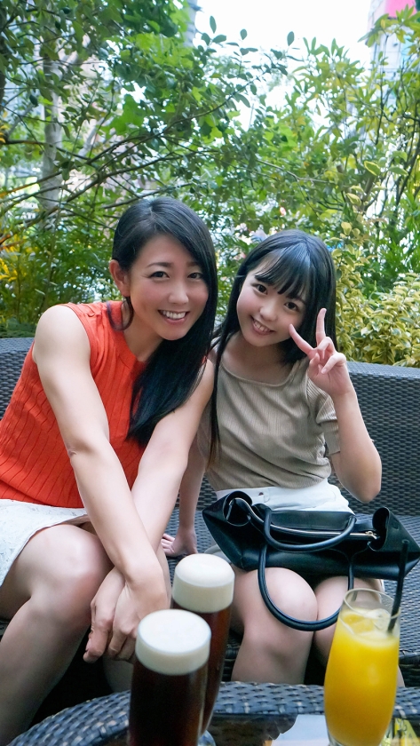 家族の絆は固かった！？「お父さんには言わないで」とか言いながら、娘の前でもお構いなし、欲求不満を拗らせた熟女母12名4時間4 画像5