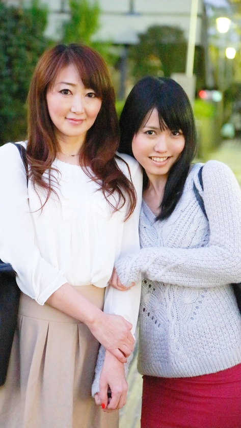 家族の絆は固かった！？「お父さんには言わないで」とか言いながら、娘の前でもお構いなし、欲求不満を拗らせた熟女母12名4時間5 画像11