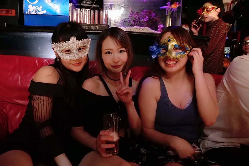 朝比奈菜々子ママの初めてのハプニングバー母乳巻き散らかしFUCK_2