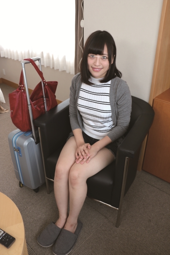 風俗ライターと名乗る男から買い取った「出稼ぎ風俗嬢」をお金の力で本番させてる動画_0