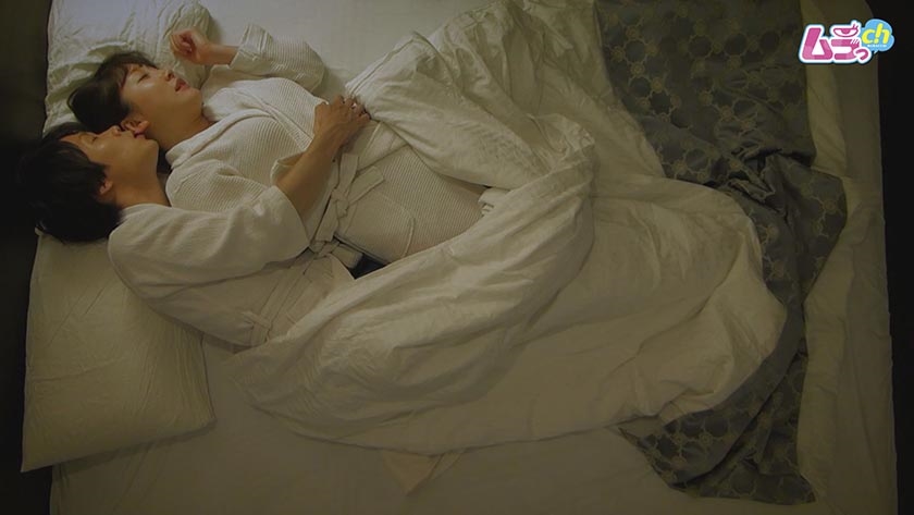 ホテル盗撮 意識していなかった同僚男と男女関係に…凄いペニスとテクニックの虜になってしまう女3
