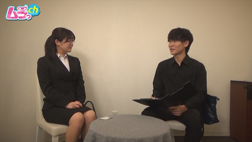 ホテル部屋REC 「マネージャーになるには身体が資本！」推しのアイドルマネージャーになりたいNNT(無い内定)就活生の弱みに付け込み、中出し発射でマ●コの奥までじっくり身体検査！ 画像2