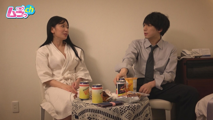 ホテル部屋REC 出張先のホテルで軽く打ち上げと称し女の部屋にやってきた、意識してなかった地味同僚男の巨大すぎるメガチ○ポで人生もマ○コもイキ狂わされる女 天宮かすみ 画像11