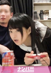 百戦錬磨のナンパ師のヤリ部屋で、連れ込みSEX隠し撮り 114 彼氏がいるのに男の家へ！嫌がりつつも言いくるめられ手マンで即落ち！気づけばベッドをびっしゃり濡らしちゃう卑猥SEX！