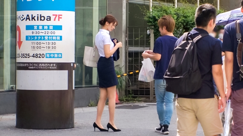 sp-200GANA-2360 AVレビュー マジ軟派、初撮。 1534 【神展開】アキバの駅前でじゃ●りこを拾ってくれた美人OL！実はご奉仕好きでセックス好きなダメ男製造機だった！？さっそくホテルの部屋で実践してもらうと...！？ 木下ひまり 画像シーン01