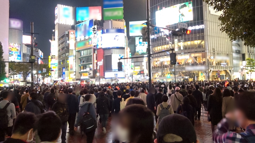 sp-200GANA-2613 AVレビュー 【渋谷ハロウィン2021】二人組コスプレ美女をナンパ成功！Hカップの爆乳についつい目がいってしまうエロナースは甘えたがりのヤリたがりで…おっぱいを振り乱しイキまくる姿がハッピーハロウィンすぎる！！ 小梅えな 画像シーン01