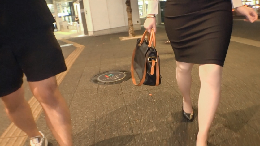 sp-200GANA-3166 マジ軟派、初撮。 2153 「霊視ナンパ in川崎──既婚者?関係ありません!仕事バリバリの爆乳&爆尻OLがセックスレスで溜まりに溜まった性欲を霊の導きで浄化?!無限イキ地獄編! 新作AVエロ動画 レビュー 画像シーン04