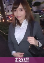 マジ軟派、初撮。 1376 インタビューの為に撮影に応じてくれた癒し系OL 恋愛のアドバイスと称してキスを迫れば戸惑いながらも男優のテクに顔をとろけさせ、そのまま流されてオナニー→セックス 経験したことのない激しいピストンに背を仰け反らせてイき乱れる！