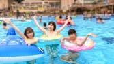 プール型レジャーランドで見つけた巨乳美女3人組(同じ職場の先輩後輩OL)をナンパ！ノリが良くてお酒も