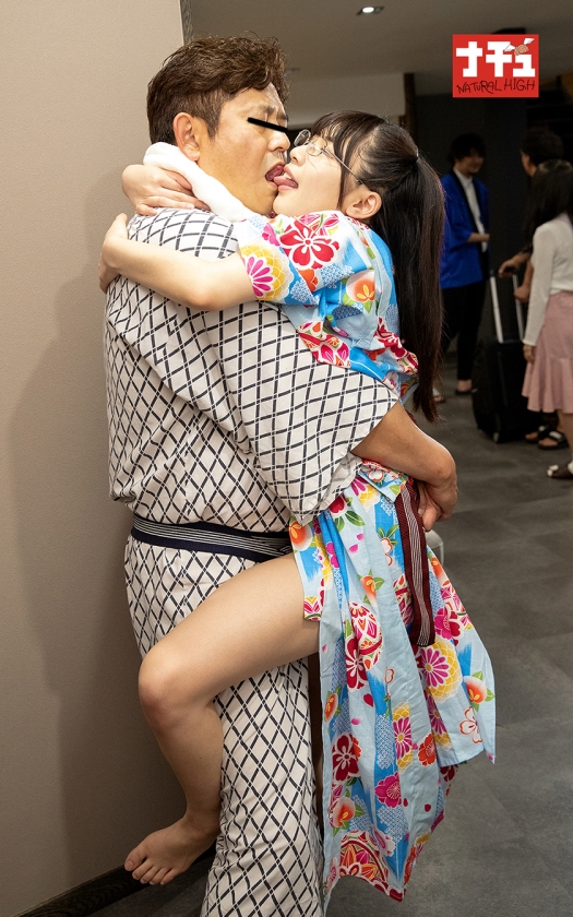 温泉客が居ても浴衣の中の抱っこSEXで挿入して逃がさず何発も膣射させる痴女っこ 3 画像9